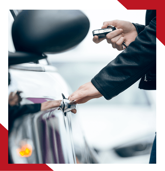 Auto durvju atversana